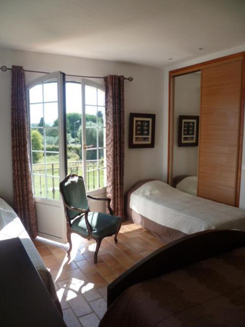 Chambre D'Hotes "La Bastide Des Eucalyptus" Antibes Room photo