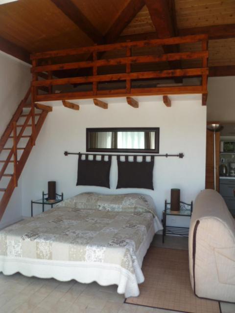 Chambre D'Hotes "La Bastide Des Eucalyptus" Antibes Exterior photo