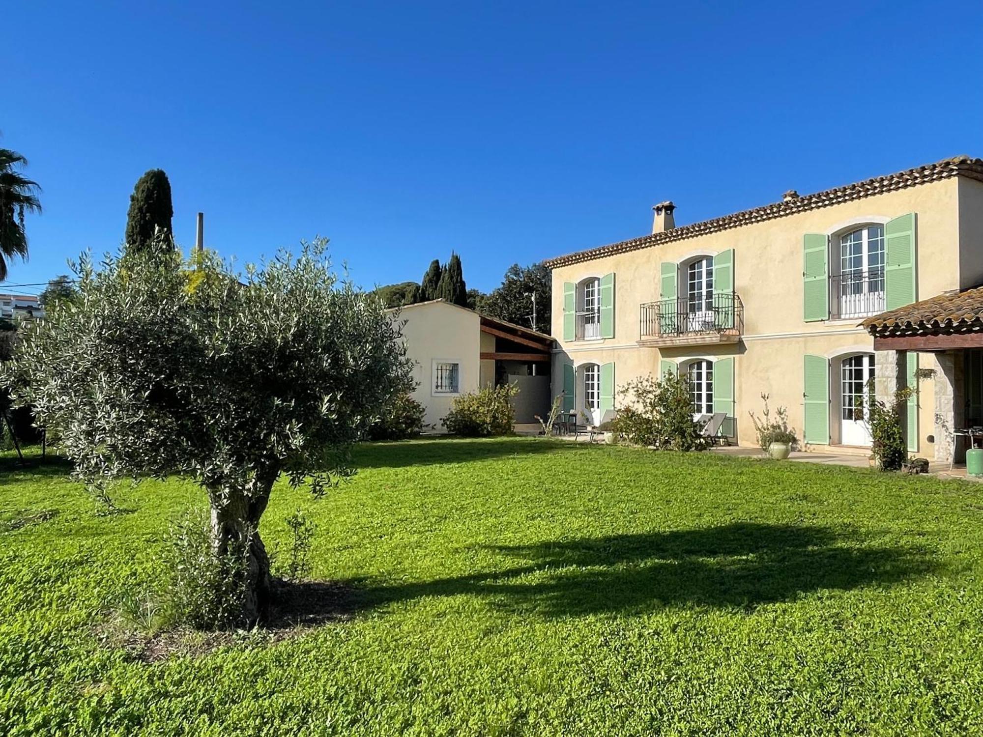 Chambre D'Hotes "La Bastide Des Eucalyptus" Antibes Exterior photo